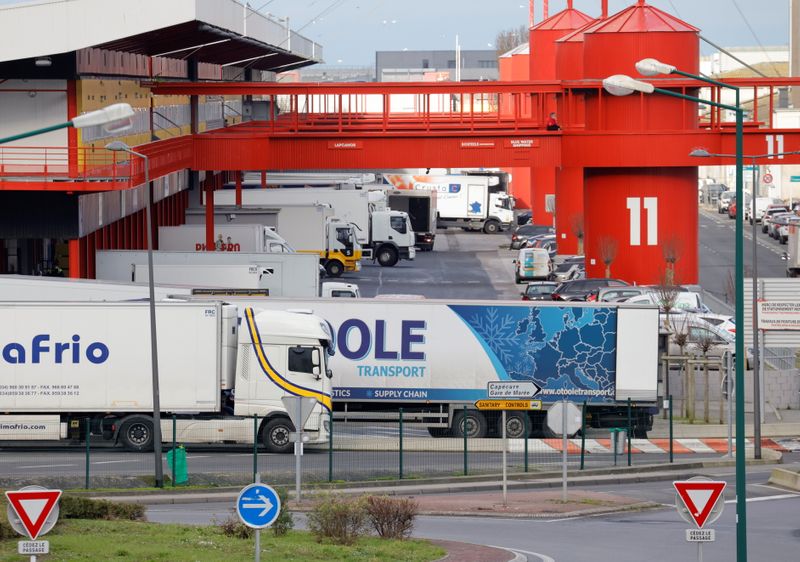 &copy; Reuters. Brexit upends seamless supply chains for France&apos;s fish merchants