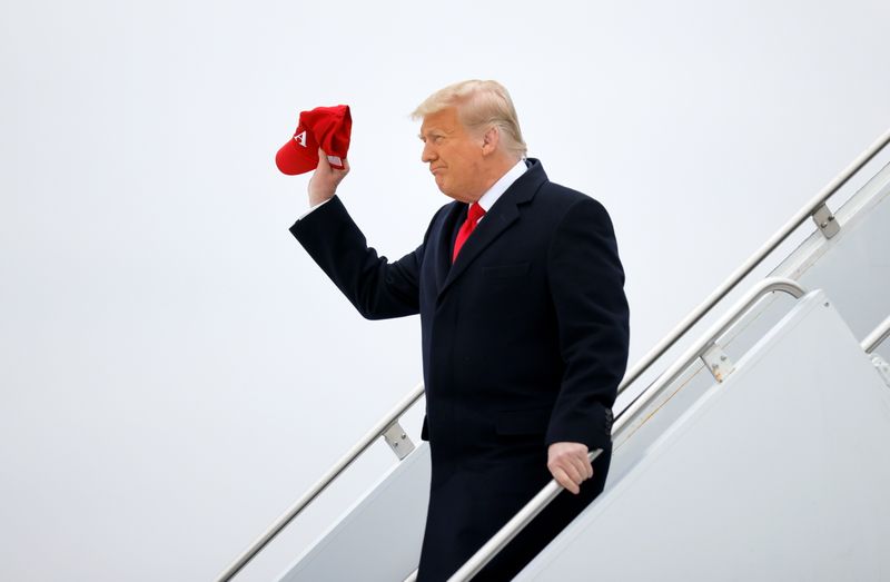 © Reuters. U.S. President Donald Trump arrives in Texas