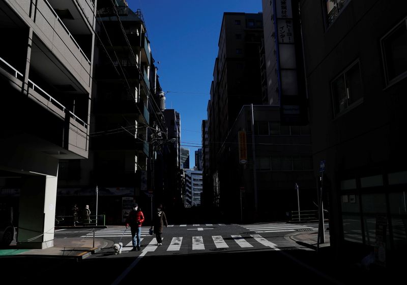 &copy; Reuters. 緊急事態宣言、11都府県に拡大　福岡県も＝報道