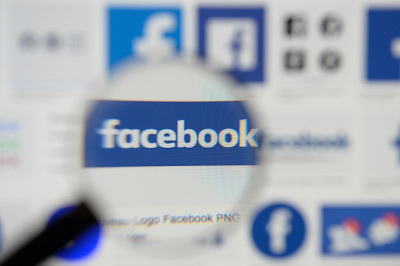 &copy; Reuters. 米フェイスブック、12月に17の偽情報ネットワーク排除　過去最多