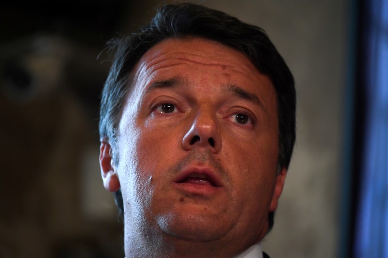 &copy; Reuters. FILE PHOTO: Former Italian Prime Minister Matteo Renzi speaks at a news conference regarding his proposal for a transitional Italian government in Rome