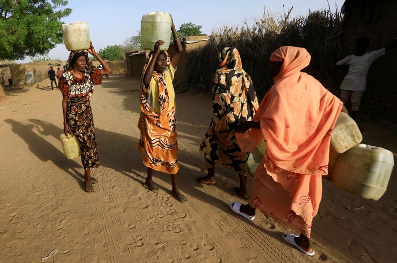 &copy; Reuters. مخاوف لدى نازحين في دارفور مع تسليم بعثة حفظ السلام المسؤولية لقوات سودانية