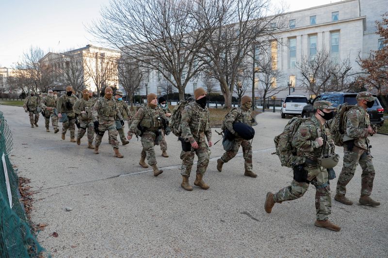 &copy; Reuters. الحرس الوطني يستعد لنشر 20 ألفا من قواته لتأمين تنصيب بايدن رئيسا لأمريكا
