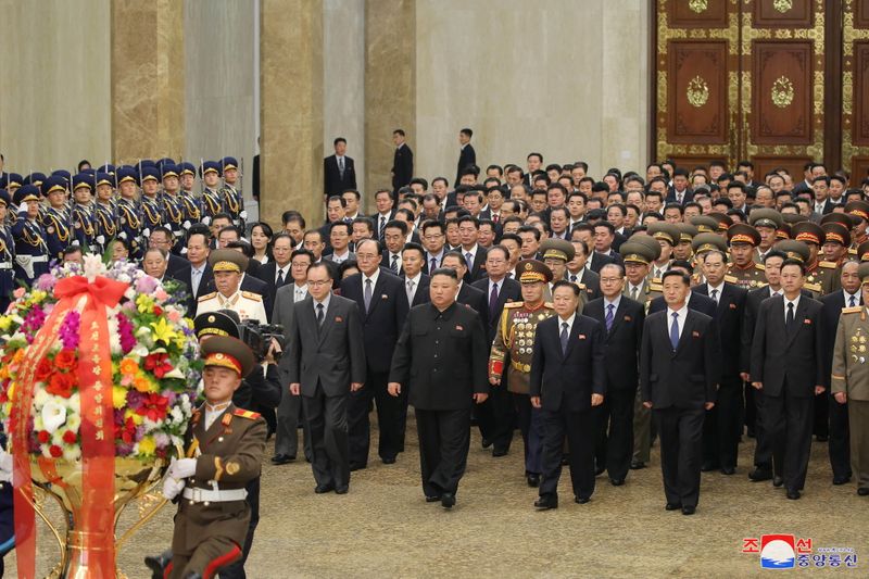 &copy; Reuters. زعيم كوريا الشمالية يختتم مؤتمرا نادرا للحزب الحاكم