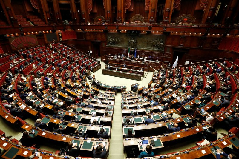 © Reuters. Panoramica del Parlamento italiano a Roma