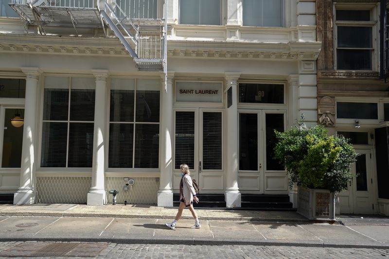 © Reuters. A Saint Laurent store in SoHo is closed, as retail sales suffer record drop during the outbreak of the coronavirus disease (COVID19) in New York