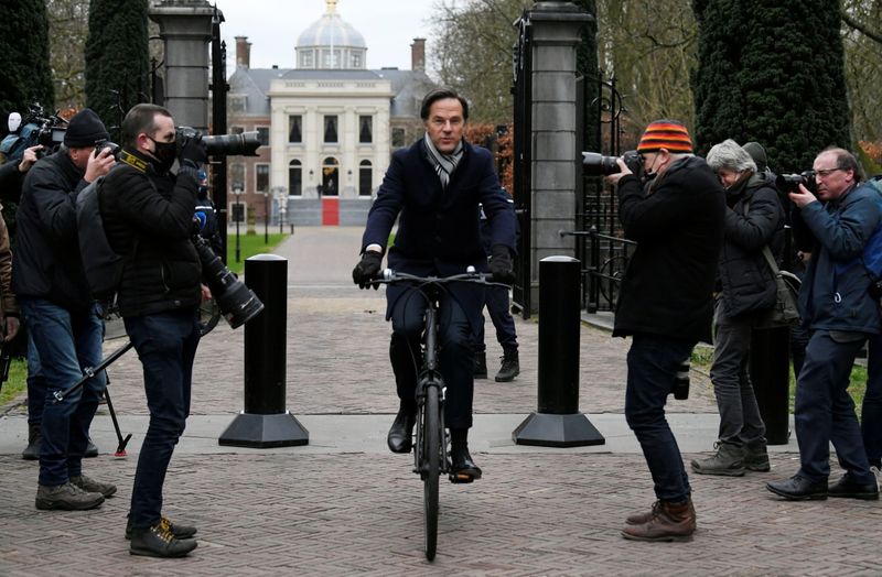 © Reuters. Dutch Prime Minister Mark Rutte leaves the Royal Palace in The Hague
