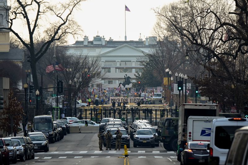 &copy; Reuters. 米首都ワシントン厳戒態勢、史跡閉鎖や検問所設置　就任式控え