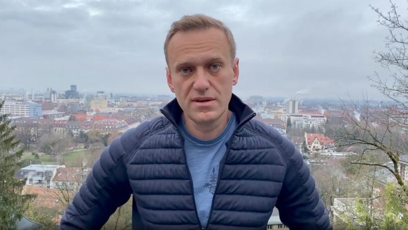 &copy; Reuters. Russian opposition politician Alexei Navalny says he will return to Russia on Sunday