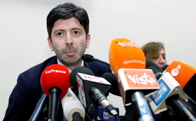 © Reuters. News conference about Italy's coronavirus outbreak, in Rome
