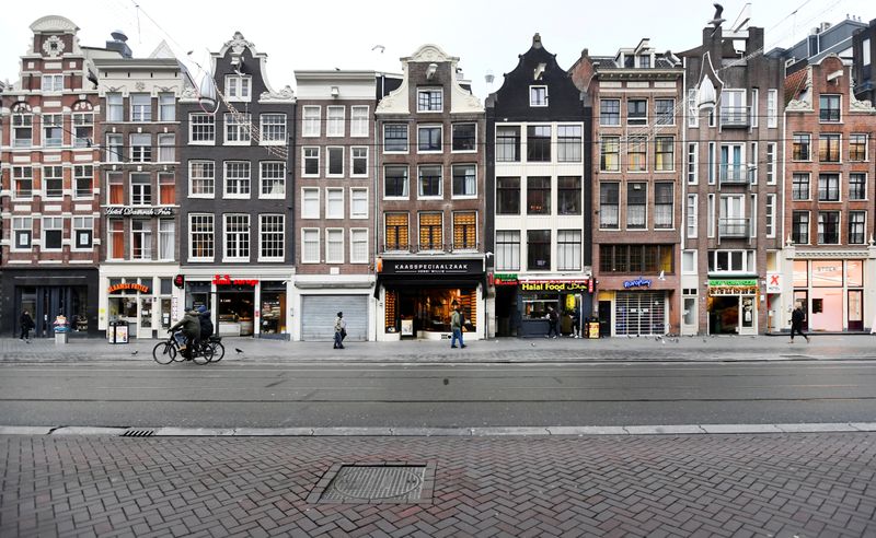 © Reuters. FILE PHOTO: The spread of the coronavirus disease (COVID-19) in Amsterdam