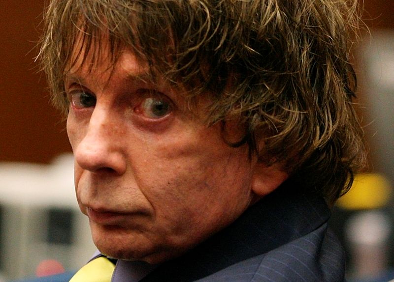 &copy; Reuters. FILE PHOTO: Defendant Phil Spector appears in court during his murder trial in Los Angeles