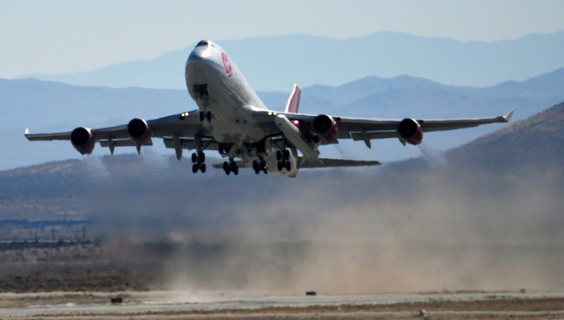 © Reuters. Richard Branson's Virgin Orbit test high-altitude launch system, in Mojave