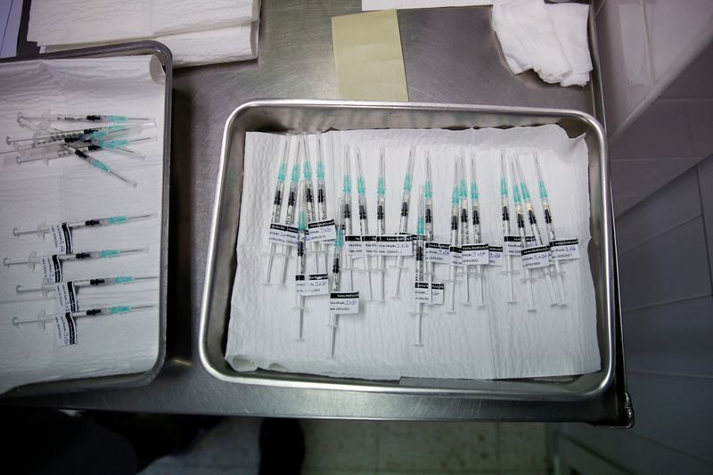 &copy; Reuters. Vacunas anti-COVID de Pfizer-BioNTech en el Hospital Sao José de Lisboa, Portugal