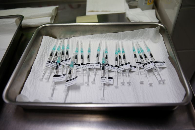 &copy; Reuters. Pfizer-BioNTech coronavirus disease (COVID-19) vaccines are seen at Sao Jose Hospital in Lisbon