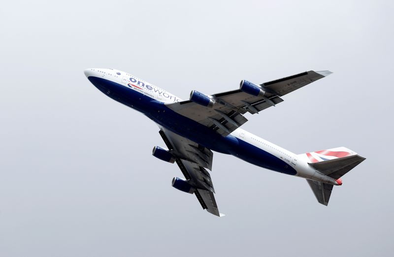 © Reuters. FILE PHOTO: British Airways Boeing 747 G-CIVD leaves London Heathrow airport on it's final flight in London