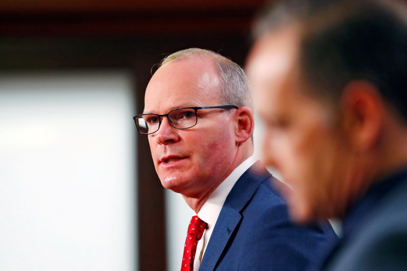 &copy; Reuters. FILE PHOTO: Irish FM Coveney and his German counterpart Maas attend news conference in Berlin