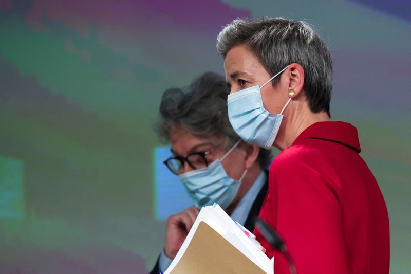 &copy; Reuters. FILE PHOTO: EU Commissioners Vestager and Breton conclude news conference in Brussels