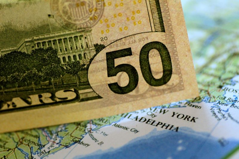&copy; Reuters. Dólar segue em alta com riscos fiscais no radar em dia de cautela no exterior