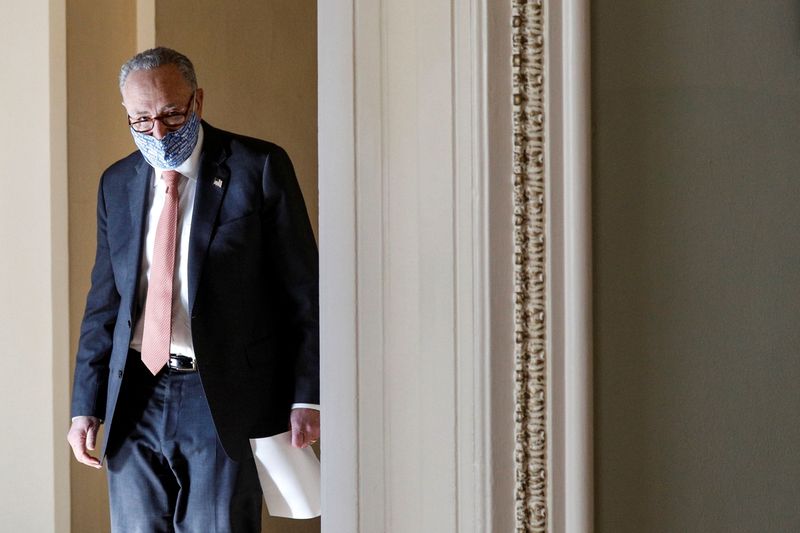 &copy; Reuters. U.S. Senate Majority Leader Chuck Schumer walks on Capitol Hill in Washington