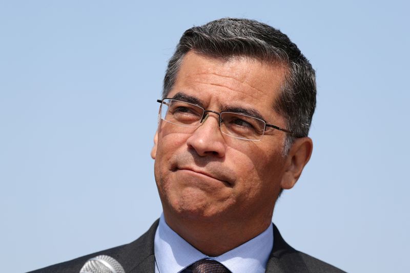 &copy; Reuters. FILE PHOTO:  California Attorney General Xavier Becerra speaks about President Trump&apos;s proposal to weaken national greenhouse gas emission and fuel efficiency regulations, at a media conference in Los Angeles