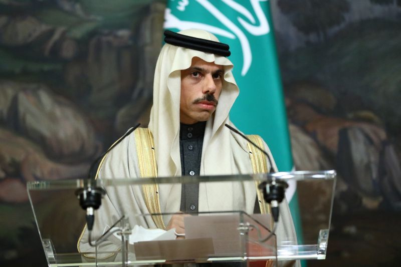 &copy; Reuters. Russia&apos;s Foreign Minister Sergei Lavrov meets Saudi Arabia&apos;s Foreign Minister Prince Faisal bin Farhan Al Saud in Moscow