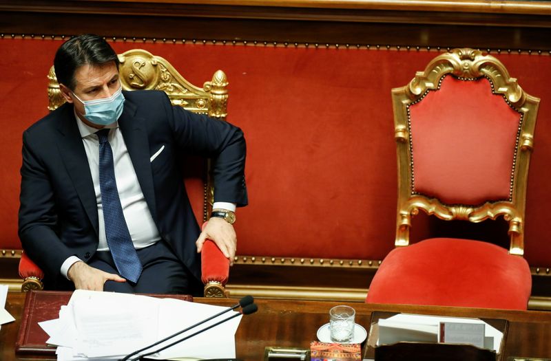 &copy; Reuters. Il primo ministro Giuseppe Conte partecipa a un dibattito in vista del voto di fiducia al Senato