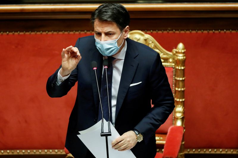 &copy; Reuters. Il Primo Ministro Giuseppe Conte parla in Senato a Roma