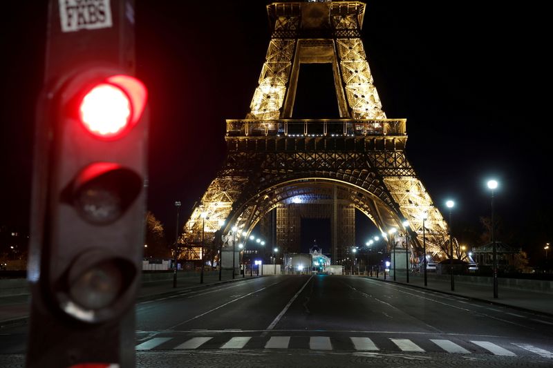 © Reuters. CORONAVIRUS: PLUS DE 27.000 PATIENTS HOSPITALISÉS ET 22.000 NOUVEAUX CAS EN FRANCE