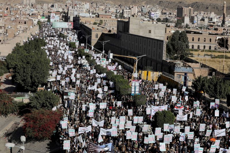 &copy; Reuters. FILE PHOTO: Houthi supporters rally against the United States&apos; designation of Houthis as a foreign terrorist organisation, in Sanaa,