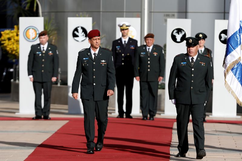 &copy; Reuters. FILE PHOTO: Incoming Israeli Chief of Staff Aviv Kohavi reviews an honour guard during a handover ceremony where he replaces Lieutenant-General Gadi Eizenkot, at the Defense Ministry in Tel Aviv