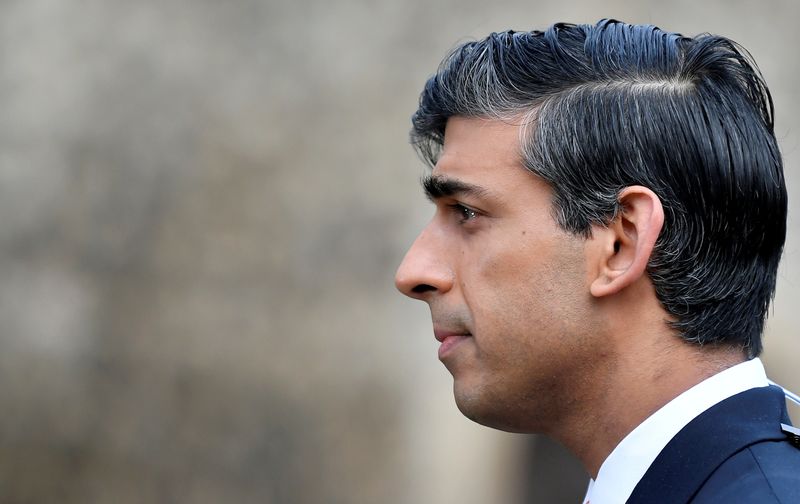 &copy; Reuters. FILE PHOTO: Britain&apos;s Chancellor of the Exchequer Rishi Sunak takes part in an outside broadcast interview, in London