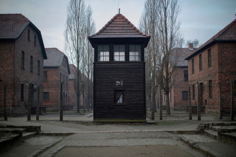 &copy; Reuters. FILE PHOTO: 75th anniversary of the liberation of the Nazi German concentration and extermination camp Auschwitz and International Holocaust Victims Remembrance Day