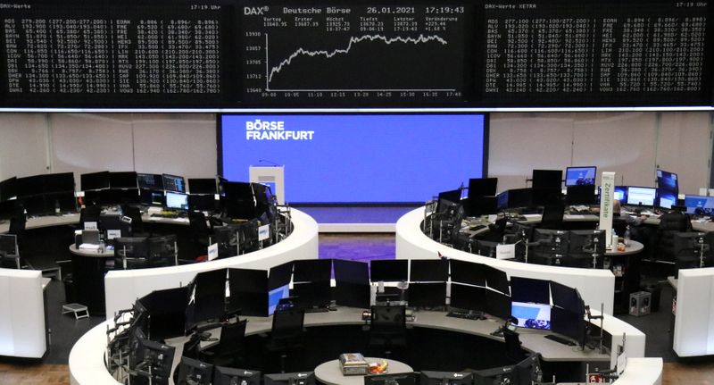 &copy; Reuters. تراجع الأسهم الأوروبية لكن إل.في.إم.إتش يتألق بعد إعلان الأرباح