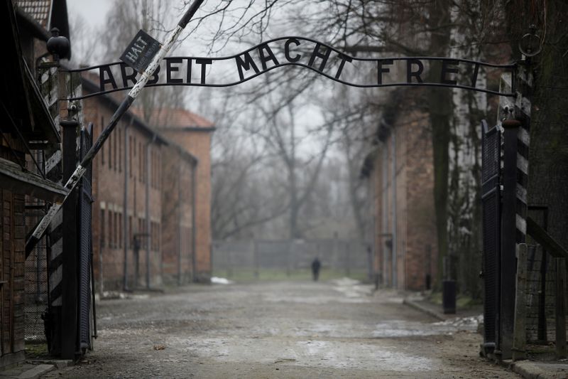 © Reuters. 76th Auschwitz liberation commemoration held virtually amidst COVID pandemic