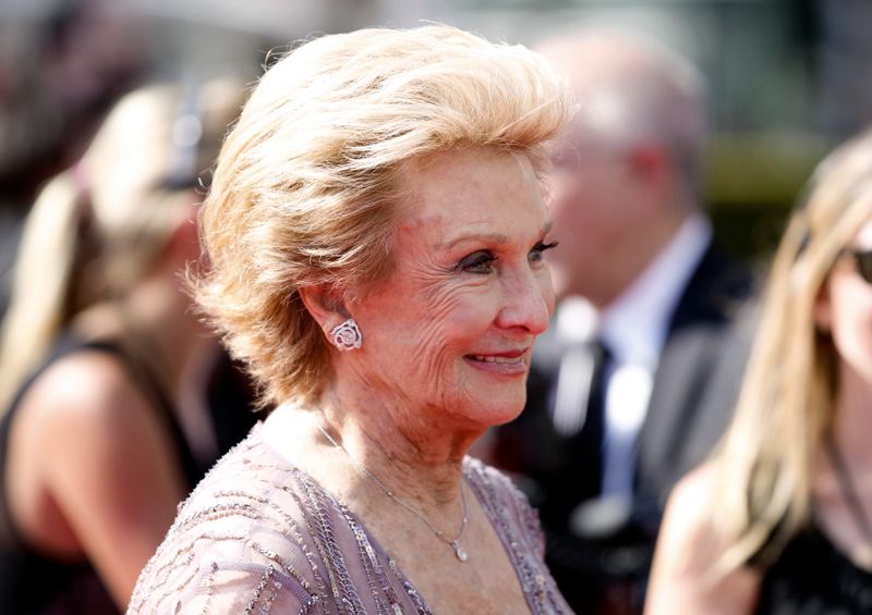 © Reuters. Actress Cloris Leachman arrives at the 2011 Primetime Creative Arts Emmy Awards in Los Angeles