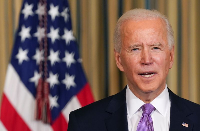 © Reuters. Biden speaks about racial equity at the White House in Washington