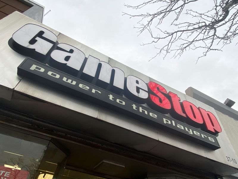 &copy; Reuters. A GameStop store is seen in New York