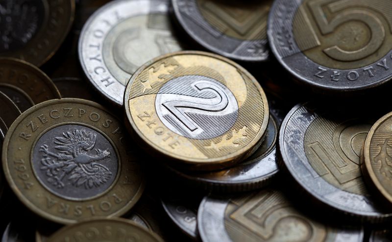 &copy; Reuters. Polish currency zloty coins are seen in this photo illustration taken in Warsaw