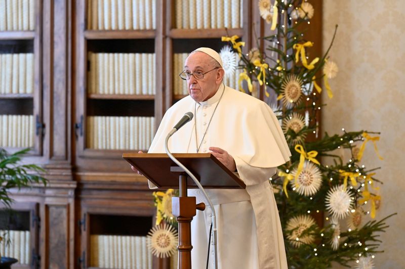 &copy; Reuters. Pope Francis leads Angelus prayer on Epiphany at the Vatican