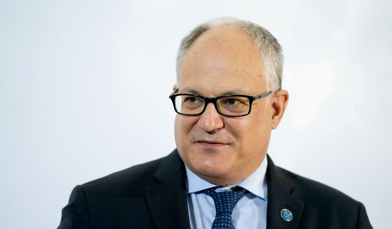 &copy; Reuters. FILE PHOTO: Italian Economy Minister Roberto Gualtieri speaks at a meeting in  Berlin, Germany