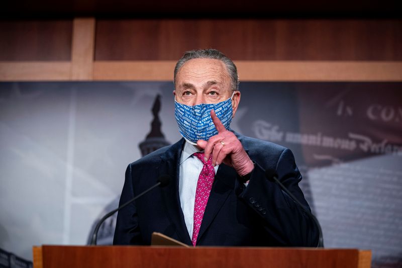 © Reuters. U.S. Senate Majority Leader Chuck Schumer (D-NY) speaks during a news conference in the U.S. Capitol