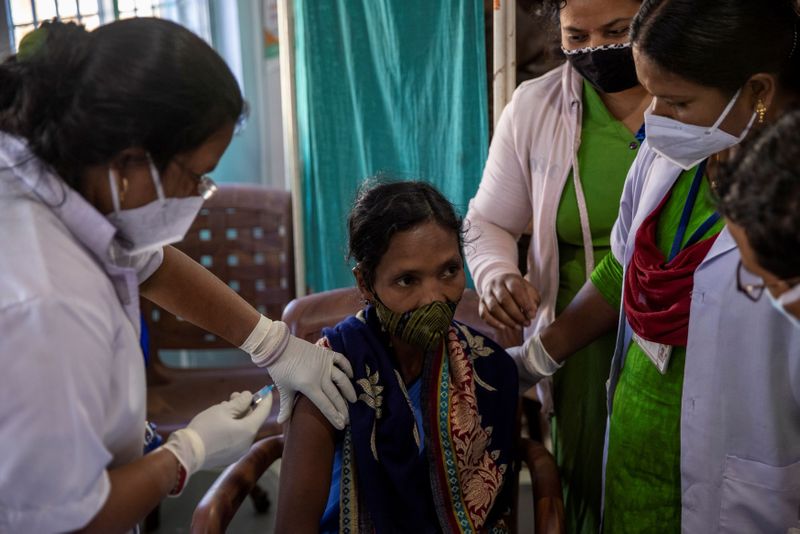 &copy; Reuters. 焦点：インド「世界最大」ワクチン作戦、流言やゲリラの懸念も