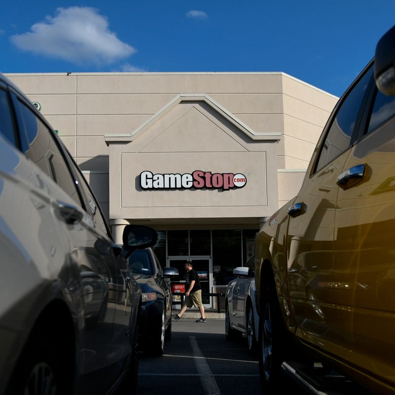 &copy; Reuters. FILE PHOTO: A man walks past a GameStop store in Austin, Texas