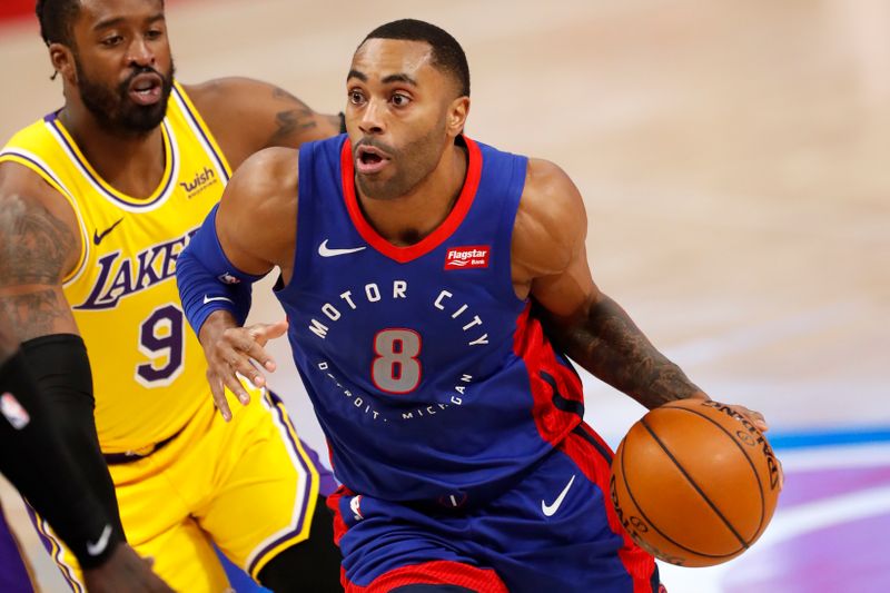 © Reuters. NBA: Los Angeles Lakers at Detroit Pistons