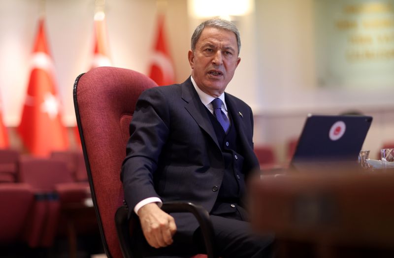© Reuters. وزير: بدء تشغيل مركز مراقبة تركي روسي في ناجورنو قرة باغ السبت