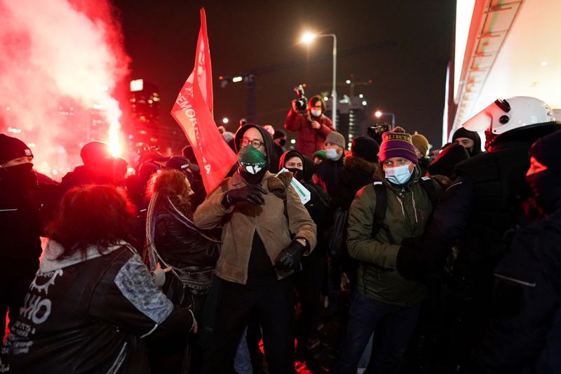 &copy; Reuters. Protest against the verdict restricting abortion rights, in Warsaw