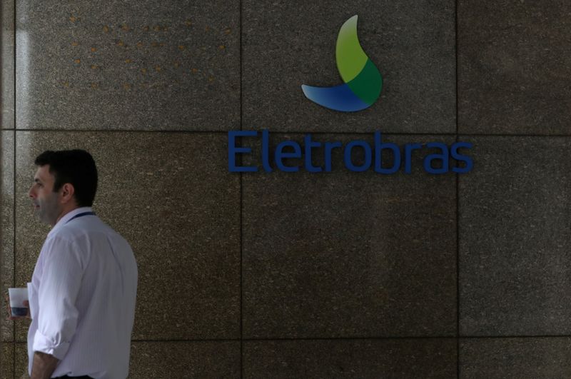 &copy; Reuters. Logo da Eletrobras fotografado no Rio de Janeiro (RJ)