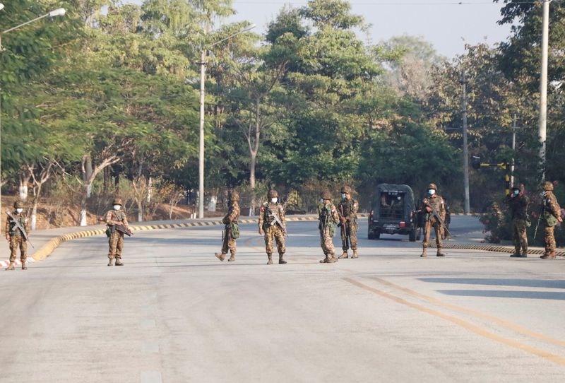 &copy; Reuters. アングル：目算狂う日本の安全保障、ミャンマーが軍政回帰