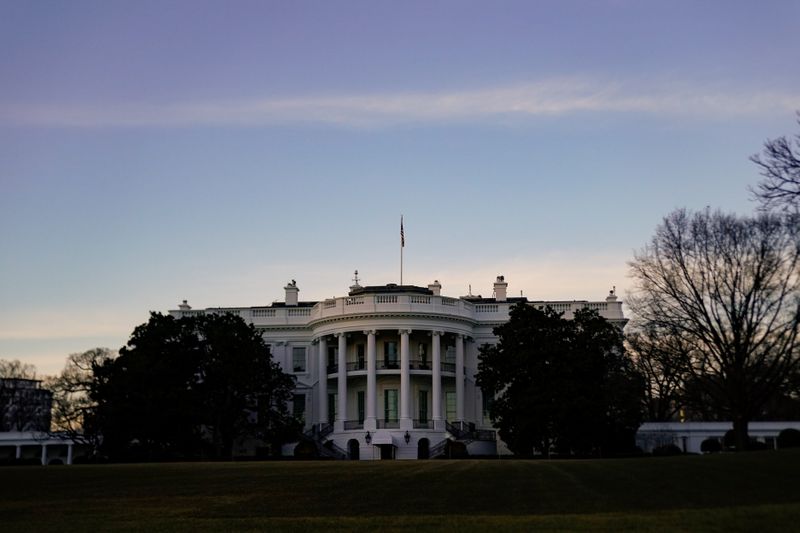 &copy; Reuters. FILE PHOTO: The White House is seen during U.S. President Joe Biden&apos;s second week in office, in Washington